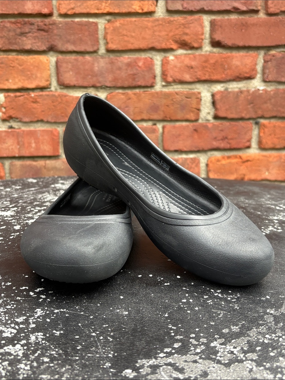 Women’s Crocs Brooklyn Classic Black Slip-On Ballet Flats. Size 8
